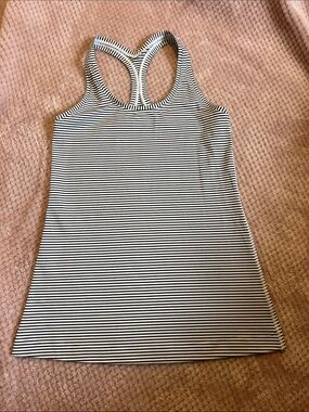 size 6 lululemon tank top